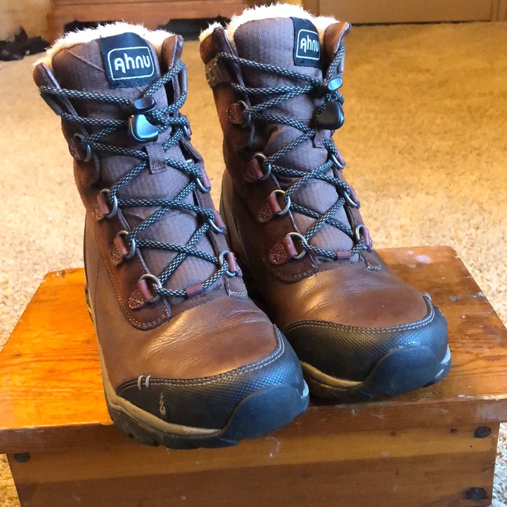 Ahnu winter boots. Thinsulate insulation. Very warm.